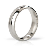 High quality cock ring of 100% chirurgical stainless steel in a rounded shape.