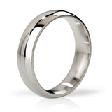 High quality cock ring of 100% chirurgical stainless steel in a rounded shape.