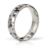 High quality cock ring of 100% chirurgical stainless steel in a rounded shape.