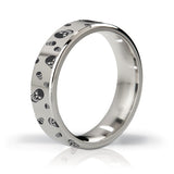 High quality cock ring of 100% chirurgical stainless steel in a squared shape.