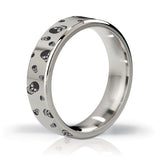 High quality cock ring of 100% chirurgical stainless steel in a squared shape.