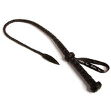 This luxury bondage accessory delivers precise, lasting stings to the skin with its teardrop tip and offers complete control over intensity levels thanks to its strong, grippable handle.